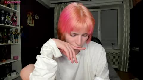 Snapshot of sweet_peach__ chatting on May 2026 08:28:02 PM kira online show from May 2026 08:28:02 PM