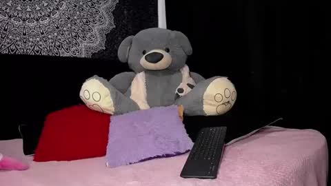 Snapshot of sweet_poisson_ chatting on February 2025 05:03:02 PM MONIK online show from February 2025 05:03:02 PM