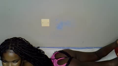 sweet_sheee online show from November 2025 07:01:02 PM