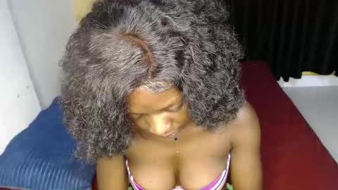 ellanah Tracie online show from November 2025 12:44:02 AM