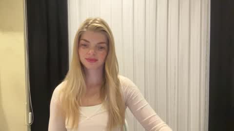 Mira online show from September 2025 08:33:02 PM