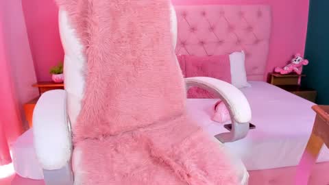 Yeileen online show from February 2025 04:05:01 PM