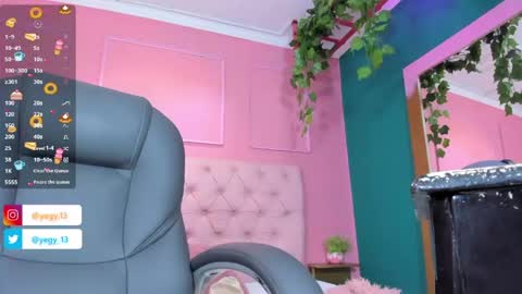 Snapshot of sweet_starxx chatting on June 2026 07:30:01 PM Yeileen online show from June 2026 07:30:01 PM