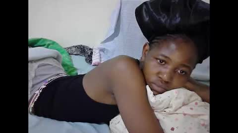 Snapshot of sweet_tattiana chatting on November 2025 03:06:02 AM Tatty online show from November 2025 03:06:02 AM