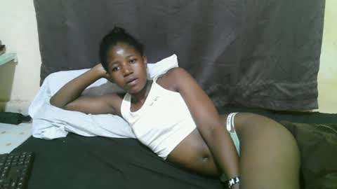 Snapshot of sweet_tattiana chatting on June 2026 10:58:02 PM Tatty online show from June 2026 10:58:02 PM
