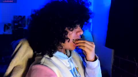 Steven independent model online show from March 2025 04:45:02 AM