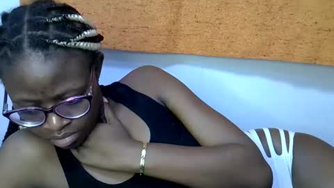 sweet_zarah online show from February 2026 02:40:02 AM