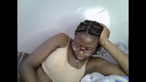 sweet_zarah online show from May 2026 01:56:02 AM