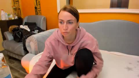 Ale online show from November 2025 07:47:02 PM