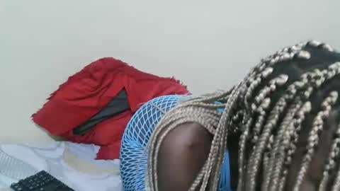 Malia online show from October 2025 10:32:01 PM