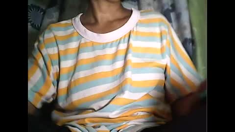 Snapshot of sweetbella24 chatting on October 2025 12:11:01 PM im anne online show from October 2025 12:11:01 PM