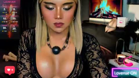 Snapshot of sweetbella69xoxo chatting on June 2026 07:44:01 AM BELLA online show from June 2026 07:44:01 AM