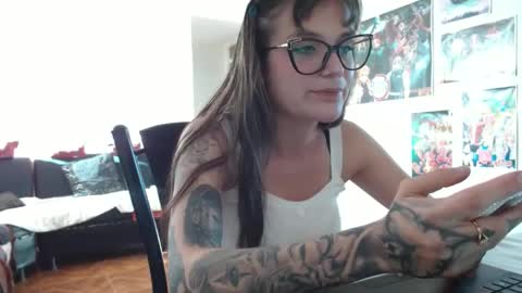 Bella  online show from October 2025 08:59:01 PM