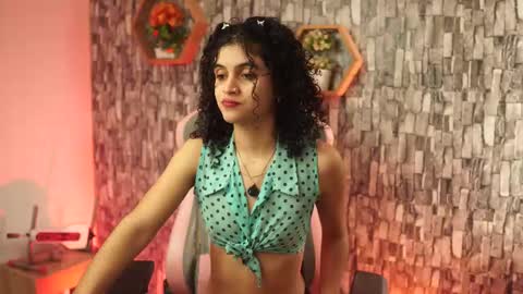 Salom independent model online show from March 2026 08:27:02 PM