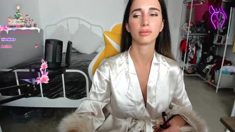 Anna online show from December 2024 05:05:01 PM