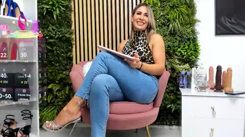 Cherry online show from October 2025 06:01:01 AM