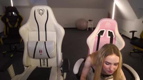 Amelia online show from September 2025 10:36:01 AM