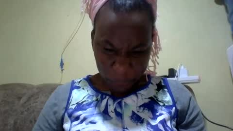 Snapshot of sweetdiva2012 chatting on June 2026 06:07:01 AM sweetdiva2012 online show from June 2026 06:07:01 AM