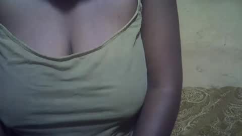 Snapshot of sweetdivah2 chatting on July 2026 03:33:02 AM divinah online show from July 2026 03:33:02 AM
