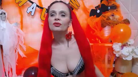 Snapshot of sweeteest_julie chatting on November 2025 11:07:02 PM Sweeteest Julie online show from November 2025 11:07:02 PM