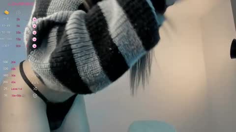 Snapshot of sweetest_bella chatting on February 2025 07:03:02 PM Bella online show from February 2025 07:03:02 PM