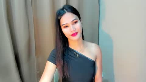 Snapshot of sweetgirl_latina143 chatting on September 2025 05:29:01 AM sweetgirl_latina143 online show from September 2025 05:29:01 AM