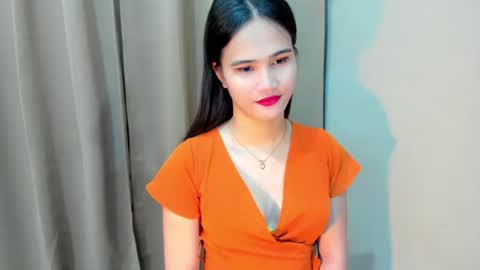 Snapshot of sweetgirl_latina143 chatting on September 2025 05:18:02 AM sweetgirl_latina143 online show from September 2025 05:18:02 AM