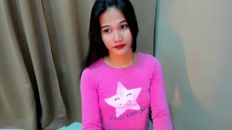 Snapshot of sweetgirl_latina143 chatting on September 2025 05:40:01 AM sweetgirl_latina143 online show from September 2025 05:40:01 AM