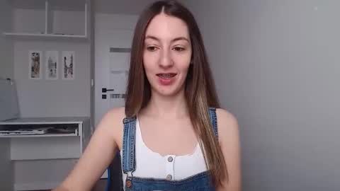 Snapshot of sweetheart_77 chatting on November 2025 09:03:01 AM Emma online show from November 2025 09:03:01 AM