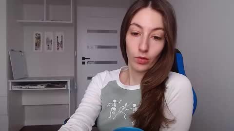 Snapshot of sweetheart_77 chatting on November 2025 09:41:02 AM Emma online show from November 2025 09:41:02 AM