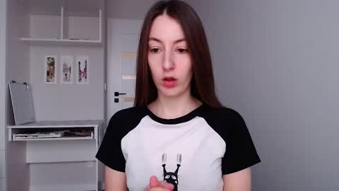 Snapshot of sweetheart_77 chatting on November 2025 09:43:02 AM Emma online show from November 2025 09:43:02 AM