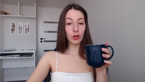 Emma  online show from April 2026 09:41:02 AM