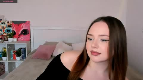 Snapshot of sweetie_candy_ chatting on May 2026 02:14:01 PM Hannah online show from May 2026 02:14:01 PM