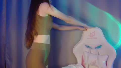 Annie online show from January 2025 08:59:02 PM