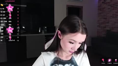 Snapshot of sweetiebones chatting on December 2024 11:00:01 AM bratty gf online show from December 2024 11:00:01 AM