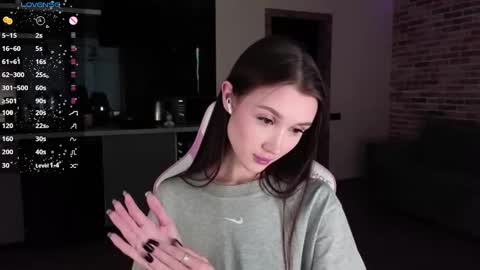 Snapshot of sweetiebones chatting on December 2024 07:06:02 AM bratty gf online show from December 2024 07:06:02 AM