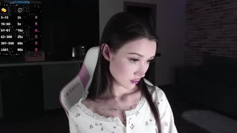 Snapshot of sweetiebones chatting on January 2025 05:31:02 PM bratty gf online show from January 2025 05:31:02 PM