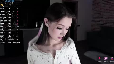 Snapshot of sweetiebones chatting on January 2025 01:12:02 PM bratty gf online show from January 2025 01:12:02 PM