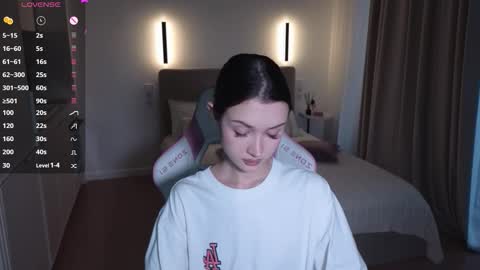 Snapshot of sweetiebones chatting on November 2025 05:07:02 AM bratty gf online show from November 2025 05:07:02 AM