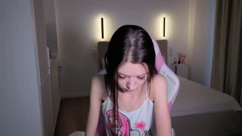 Snapshot of sweetiebones chatting on July 2026 06:16:02 AM bratty gf online show from July 2026 06:16:02 AM