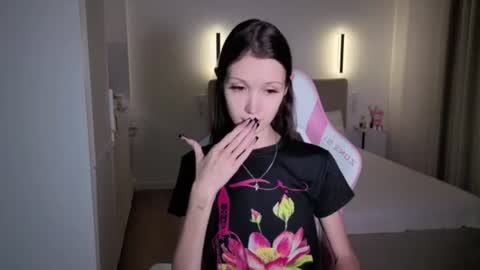 Snapshot of sweetiebones chatting on July 2026 03:36:02 PM bratty gf online show from July 2026 03:36:02 PM