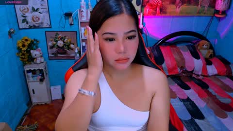 Nicole online show from February 2025 04:00:01 PM