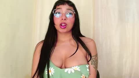 Snapshot of sweetkairi chatting on November 2025 02:55:02 AM mishel online show from November 2025 02:55:02 AM