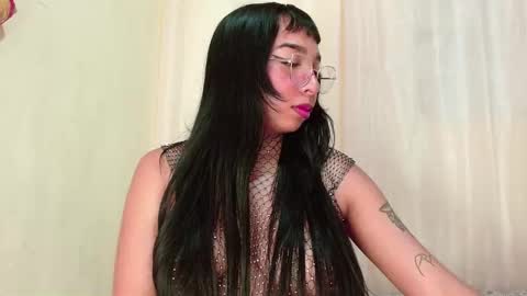 Snapshot of sweetkairi chatting on November 2025 03:50:01 AM mishel online show from November 2025 03:50:01 AM