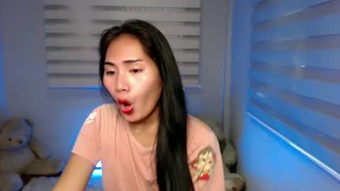 Snapshot of sweetladyboyx chatting on January 2025 03:17:02 AM online show from January 2025 03:17:02 AM