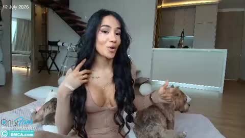 Laura Saenz  Geminis online show from July 2026 03:03:01 PM