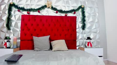 Lauren online show from December 2024 05:22:02 AM