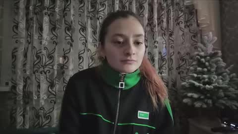 Snapshot of sweetliaison chatting on December 2025 05:42:02 PM sweetliaison online show from December 2025 05:42:02 PM