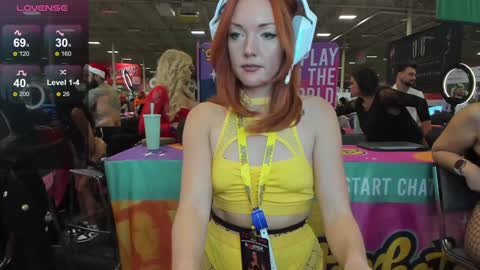 Snapshot of sweetlikestrawberrywine chatting on December 2024 11:14:01 PM Strawberry Wine online show from December 2024 11:14:01 PM