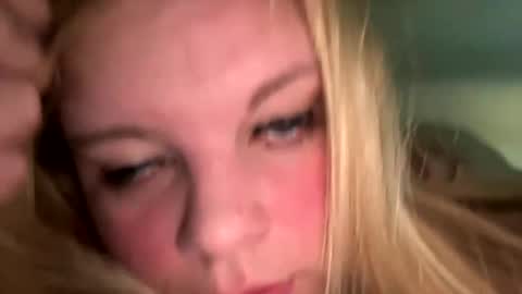 Lisa  online show from January 2025 01:32:01 PM